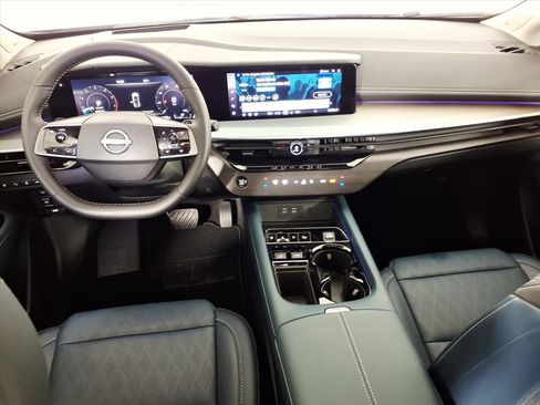 Used 2025 Nissan Murano Platinum w/ Cargo Package image 10