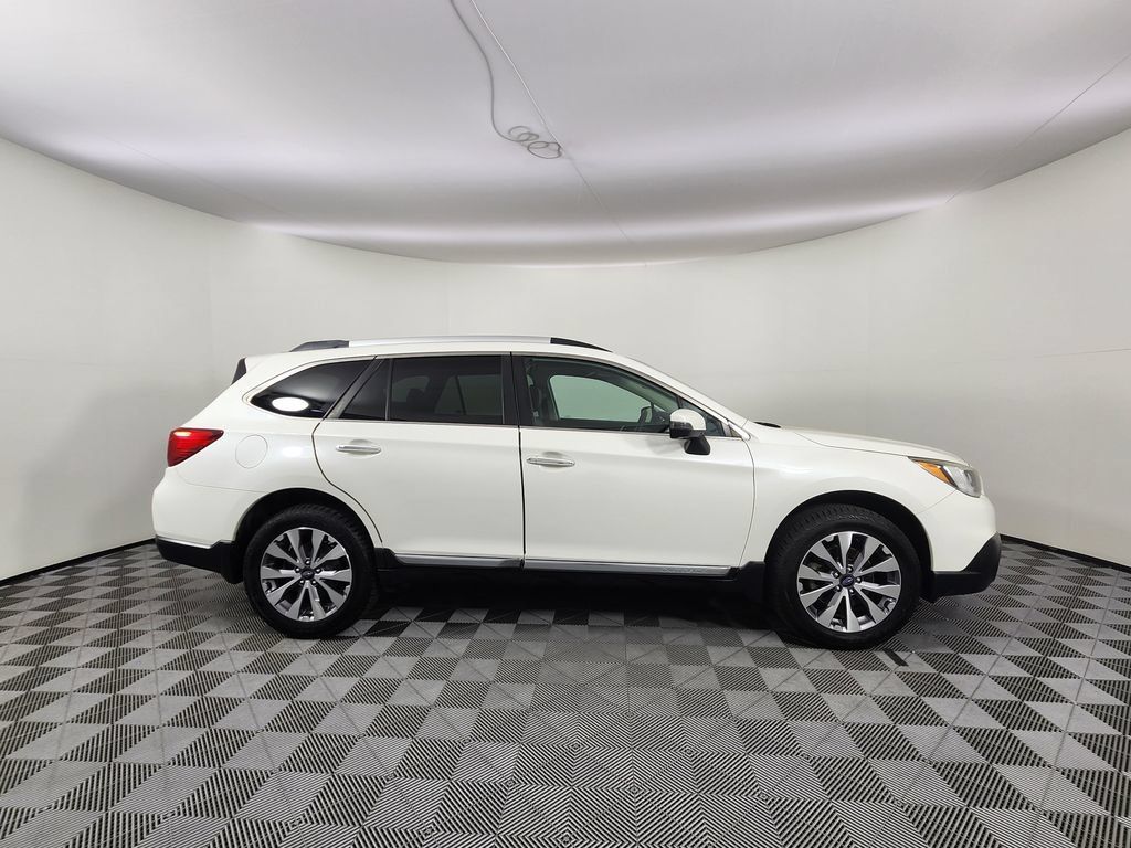 Used 2017 Subaru Outback 2.5i Touring w/ Popular Package #5A AWD/4WD image 6
