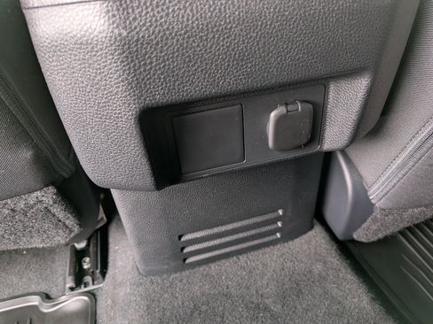 Used 2024 Toyota Tacoma SR image 12