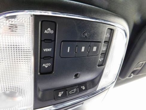 Used 2018 Jeep Grand Cherokee Limited w/ Luxury Group II image 27