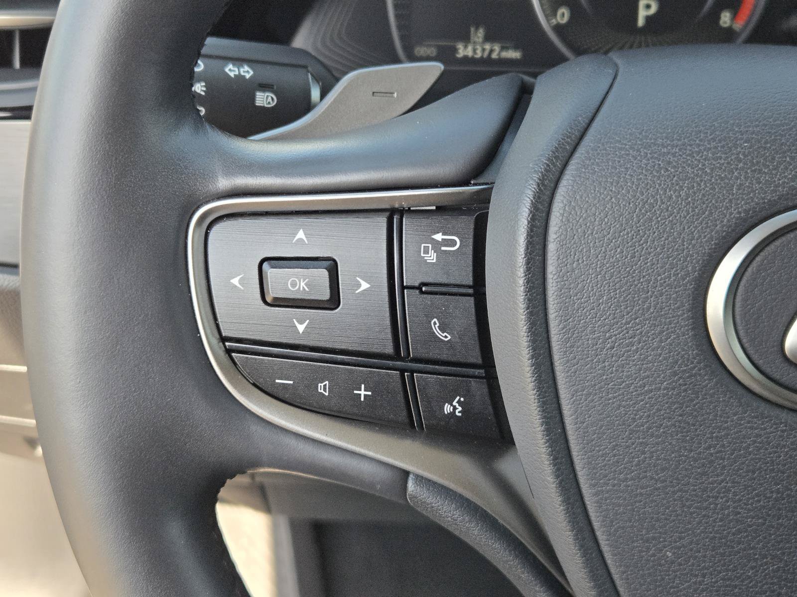 Used 2024 Lexus ES 350 w/ Premium Package FWD image 16