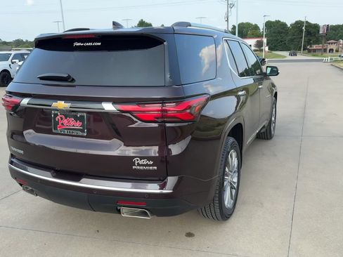 Used 2023 Chevrolet Traverse Premier FWD image 8