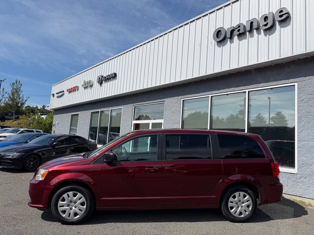 Used 2018 Dodge Grand Caravan SE FWD image 3