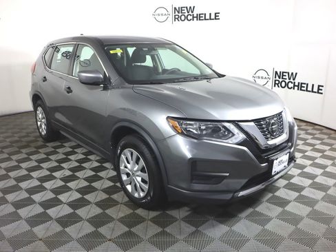 Used 2018 Nissan Rogue S image 3