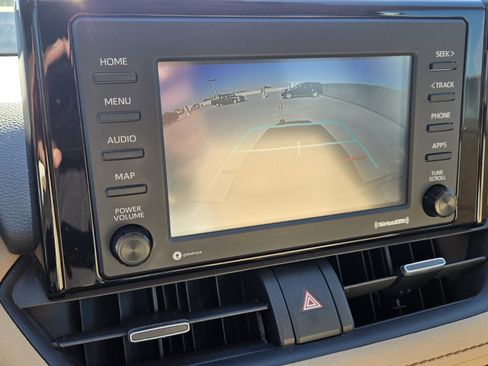 Used 2021 Toyota RAV4 XLE Premium AWD/4WD image 18