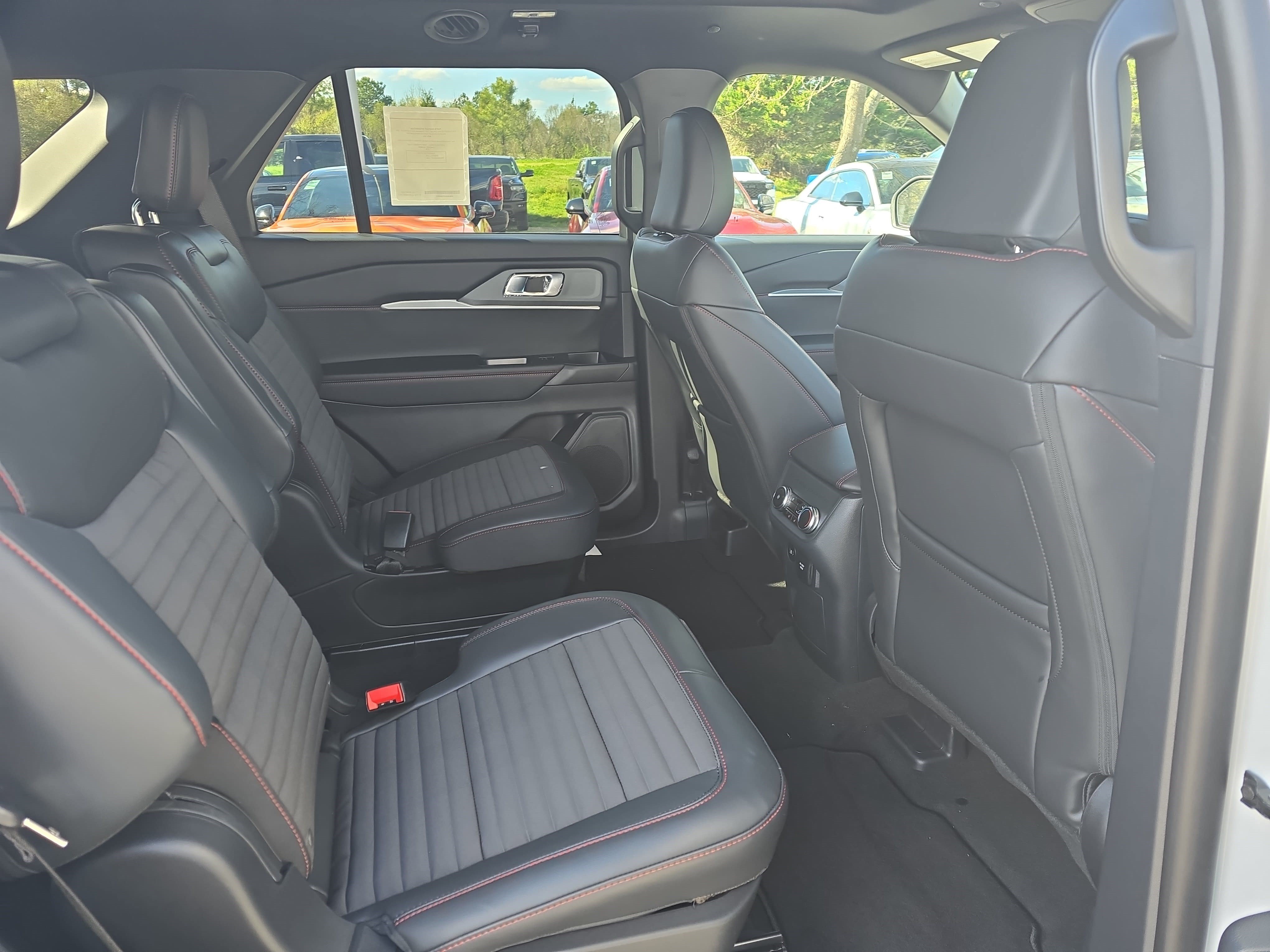 New 2026 Ford Explorer ST-Line w/ ST-Line Street Pack AWD/4WD image 11