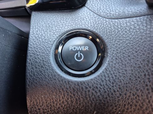 Used 2025 Toyota Camry SE FWD image 31