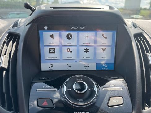 Used 2017 Ford Escape Titanium FWD image 9