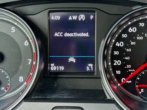 Used 2020 Volkswagen Atlas Cross Sport SE image 8