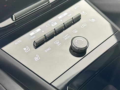 Certified 2025 Porsche Cayenne Coupe AWD/4WD image 21