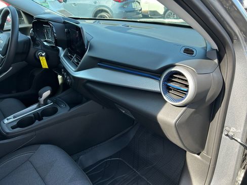 Used 2024 Chevrolet Trax LS image 26