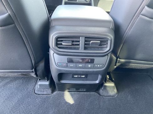 Used 2023 Honda Pilot Touring image 49