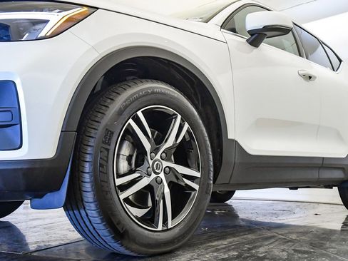 Certified 2025 Volvo XC40 B5 Core w/ Protection Package Premier image 11