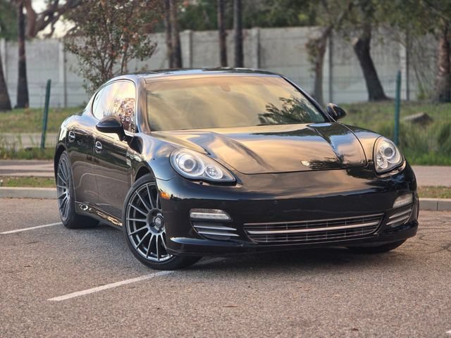 Used 2013 Porsche Panamera RWD image 2