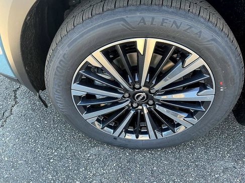 New 2026 Nissan Pathfinder Platinum image 10