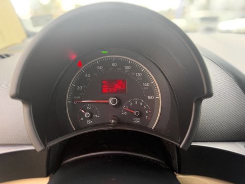 Used 2010 Volkswagen Beetle Base PZEV 2dr Convertible image 11