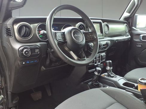 Used 2023 Jeep Wrangler Unlimited w/ Dual Top Group AWD/4WD image 8