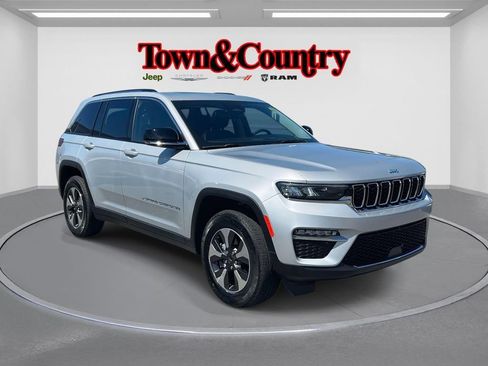 Used 2023 Jeep Grand Cherokee 4WD 4xe image 1