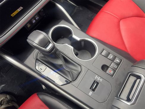 Used 2024 Toyota Highlander FWD image 73