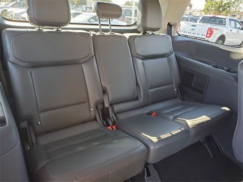 Certified 2025 Ford Expedition Active image 18