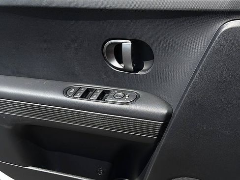 Certified 2025 Hyundai Ioniq 5 SE RWD image 22