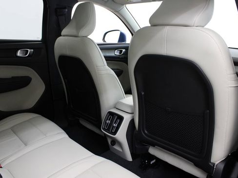 Used 2023 Volvo XC40 B4 Plus w/ Driver Assist Package image 23