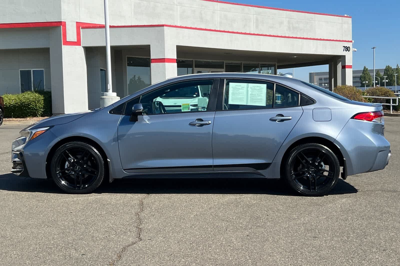 Used 2025 Toyota Corolla SE FWD image 9
