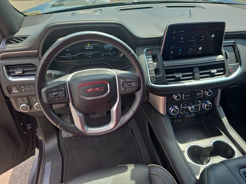Used 2023 GMC Yukon SLT AWD/4WD image 17