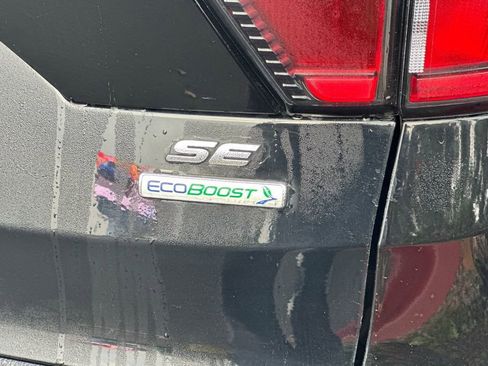 Certified 2018 Ford Escape SE image 29