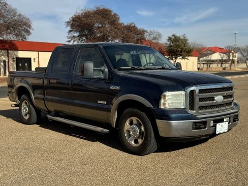 Used 2006 Ford F250 Lariat image 3