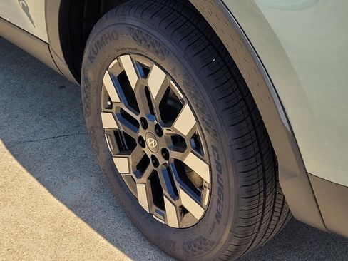 New 2025 Hyundai Santa Cruz SE image 5