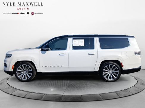 Used 2023 Jeep Grand Wagoneer L Series II AWD/4WD image 13