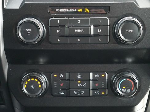 Used 2020 Ford F150 XLT w/ Equipment Group 302A Luxury AWD/4WD image 24