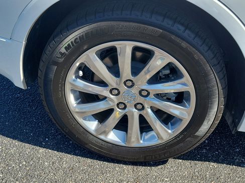 Used 2019 Buick Envision Essence FWD image 10