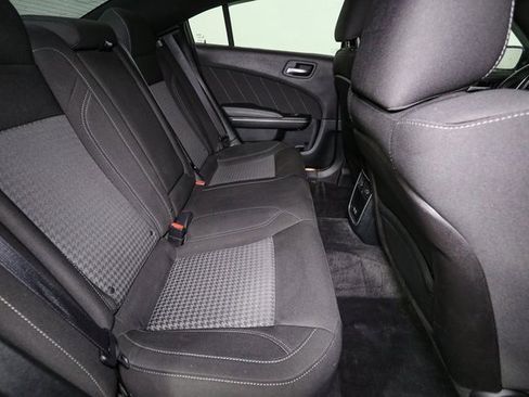 Used 2017 Dodge Charger SXT image 19