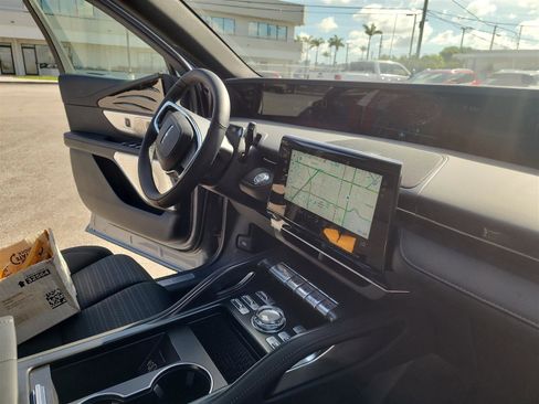 New 2025 Lincoln Nautilus Reserve image 28