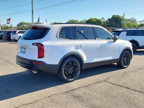 Certified 2022 Kia Telluride SX w/ SX Prestige Package AWD/4WD image 6