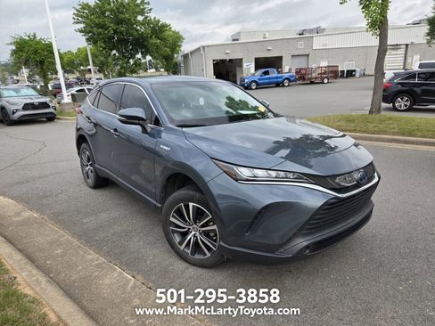 Used 2021 Toyota Venza LE AWD/4WD image 2
