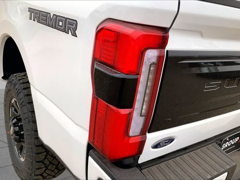 New 2026 Ford F250 Platinum w/ Tremor Off-Road Package AWD/4WD image 14