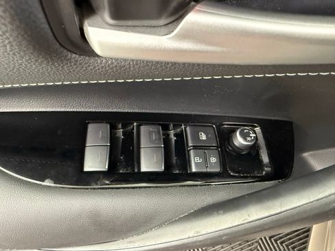 Used 2020 Toyota Corolla SE FWD image 12