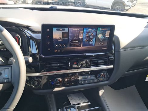New 2026 Nissan Pathfinder Platinum AWD/4WD image 18