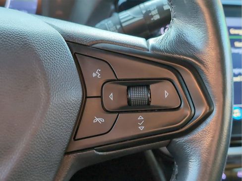 Used 2022 Chevrolet Bolt LT w/ Infotainment Package image 27