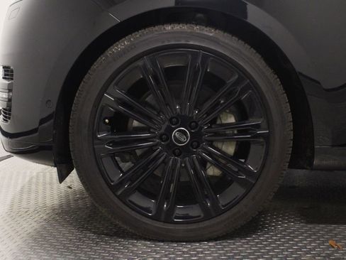 Certified 2025 Land Rover Range Rover SE AWD/4WD image 18