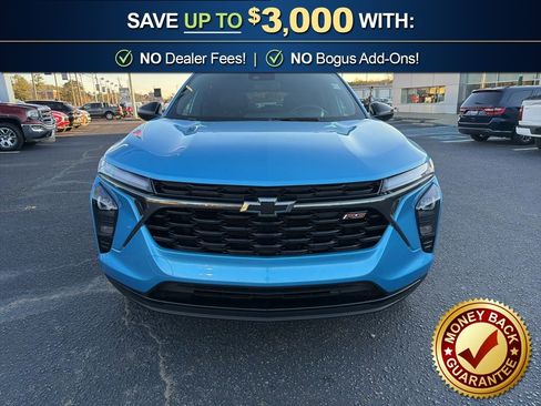 Used 2025 Chevrolet Trax RS w/ Driver Confidence Package image 2