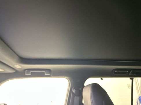Used 2025 Lexus GX 550 w/ Accessory Package (2T) AWD/4WD image 32