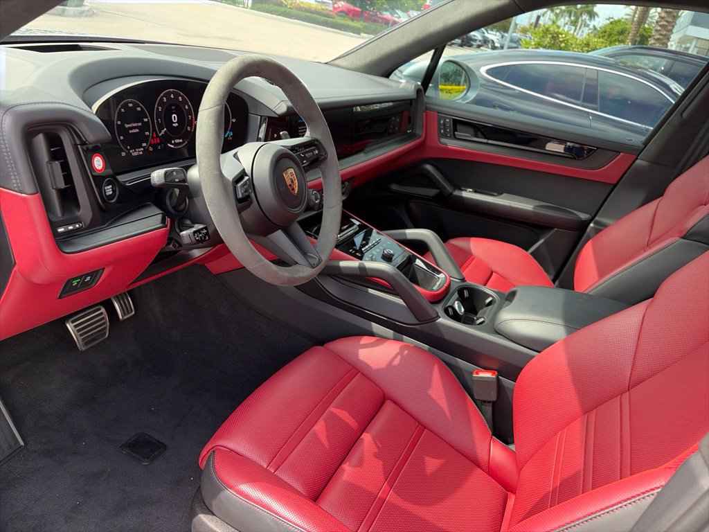 Certified 2026 Porsche Cayenne GTS AWD/4WD image 3