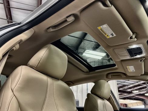 Used 2025 Acura TLX w/ Technology Package FWD image 28