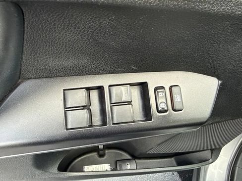 Used 2018 Toyota RAV4 XLE AWD/4WD image 14