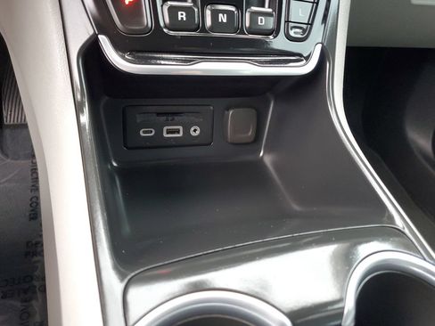 Used 2020 GMC Terrain SLT w/ Preferred Package FWD image 23