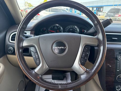 Used 2008 GMC Yukon XL Denali AWD/4WD image 17